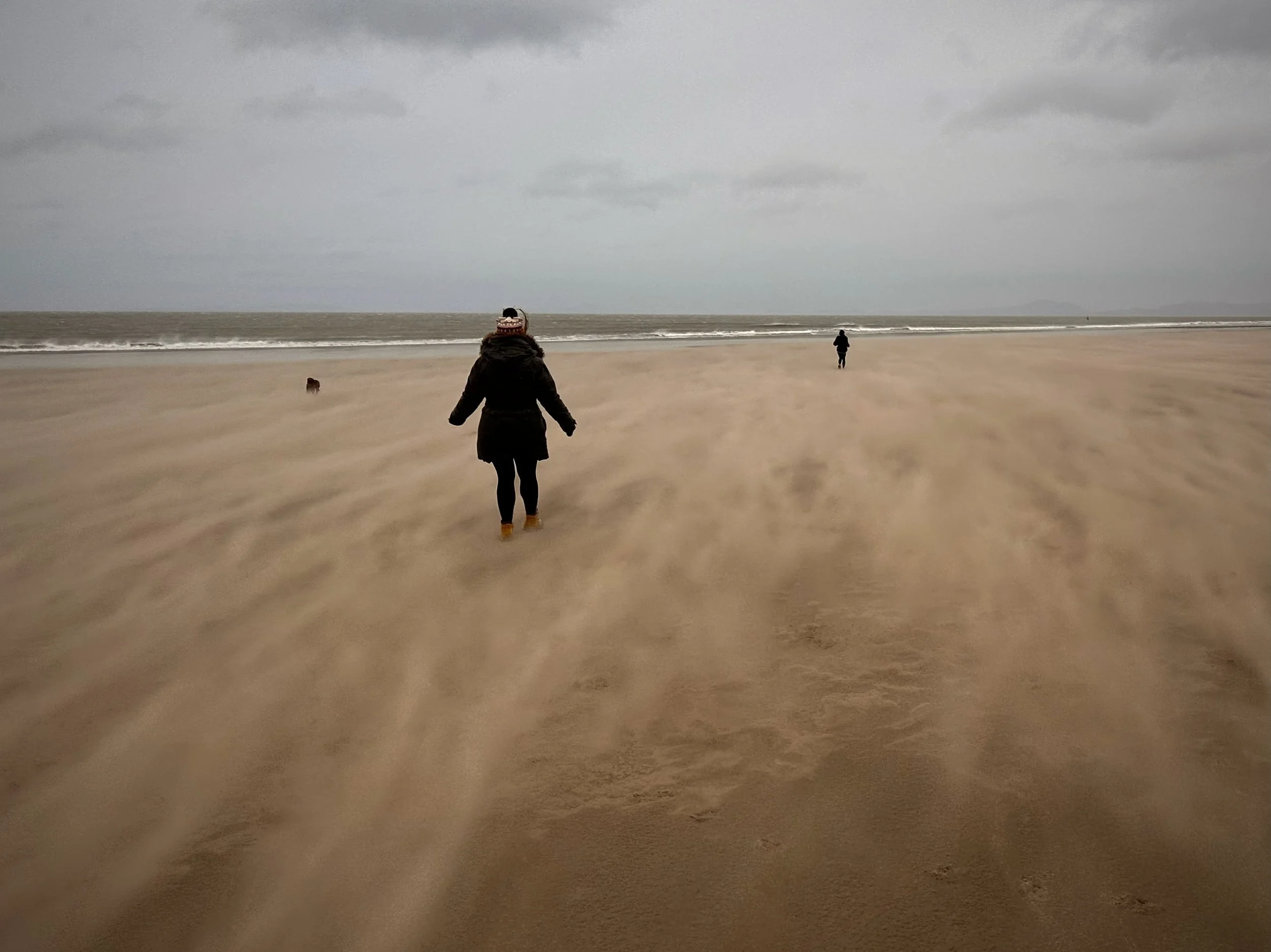 Barmouth beach in the wind